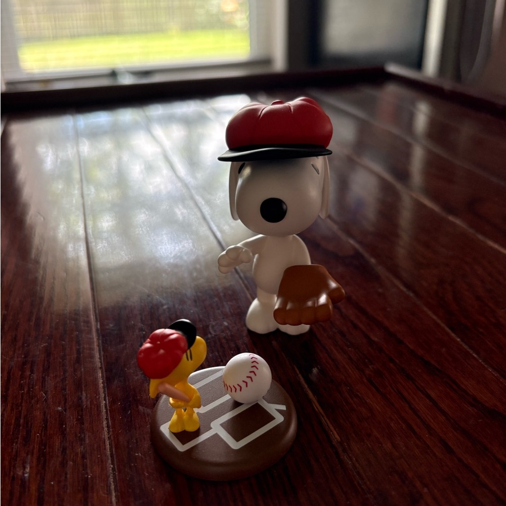 Popmart Snoopy and Friends - Picture 2 of 2